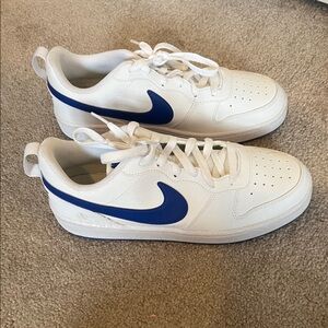 Nike Kids' Grade School Court Borough Big Girl’s 7